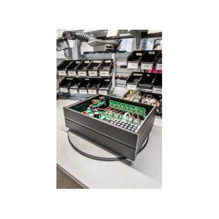 Lyngdorf MXA-8400 – 8-kanałowy wzmacniacz mocy
